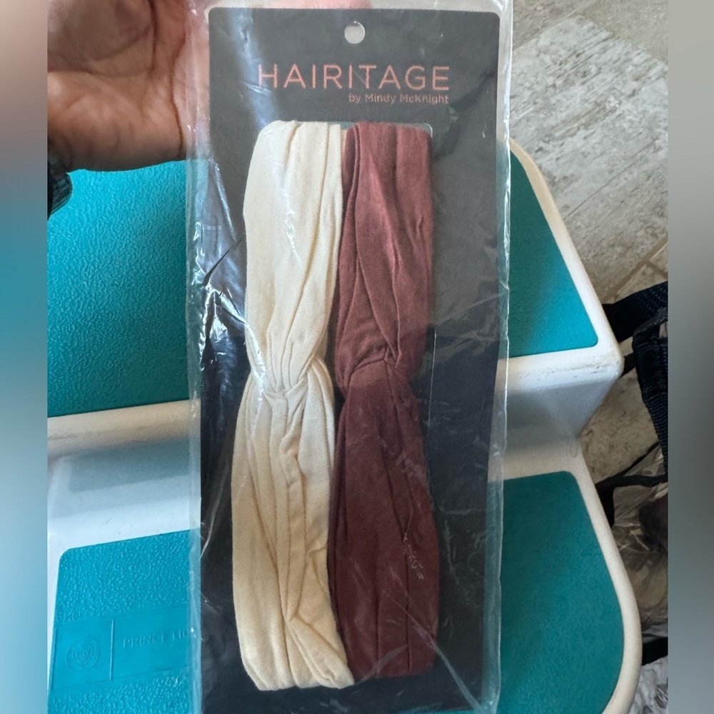 Hairitage by Mindy McKnight two pack brand new athletic twist headbands